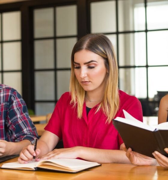 How Canadian Higher-Ed Students are Navigating 2026 Academic Pressures